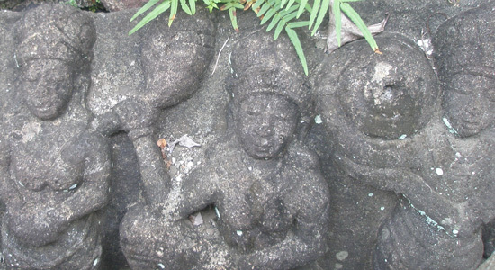 Exklusive GartenStatuen, Buddha Figuren, und Brunnenfiguren aus verschiedenen Kontinenten für Drinnen und Drauβen